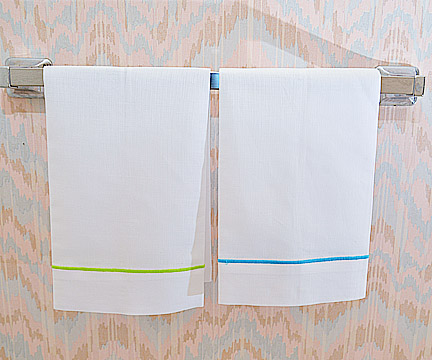 Colored Cored Guest Towels